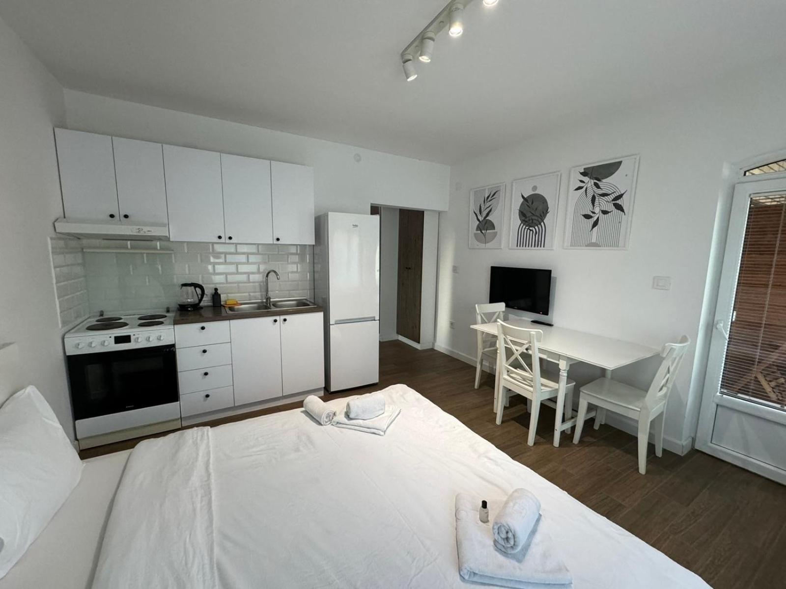Moms House Hotel โกลูบาค ภายนอก รูปภาพ