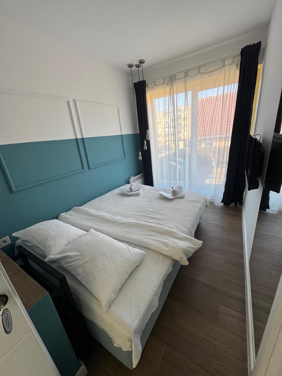 Moms House Hotel โกลูบาค ภายนอก รูปภาพ